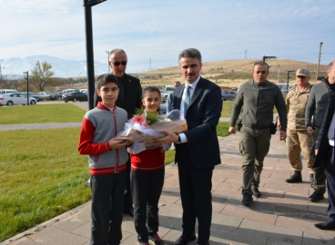 Vali Baruş, Doğanşehir’de incelemelerde bulundu

