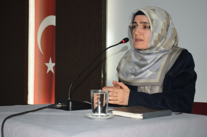 “Efendimizi Anlamak” konulu konferansına yoğun ilgi
