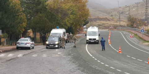 Jandarmanın uygulamasında aranan şahıslar yakalandı
