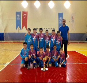 Bahçeşehir Kolejinden hentbolda başarı
