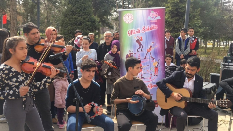 "Müzik Sokakta Müzik Her Yerde" projesine ilgi
