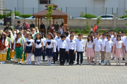 Minik öğrencilerin okuma-yazma heyecanı
