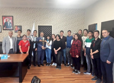 Başarılılarını gençlik spor İl müdürü ile paylaştılar

