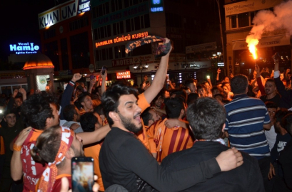 Malatya’da taraftar meydanlara indi
