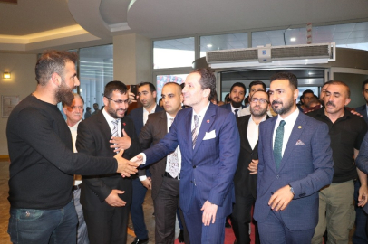 Fatih Erbakan, Malatya’da partililerle iftarda buluştu
