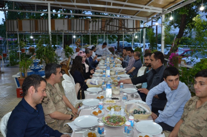 Darende İlçe Emniyet Personeli iftarda bir araya geldi
