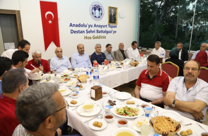 Başkan Güder partililerle iftarda bir araya geldi
