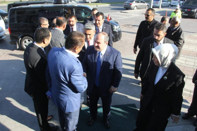 Rapor sunma geleneği sunma geleneği sürüyor