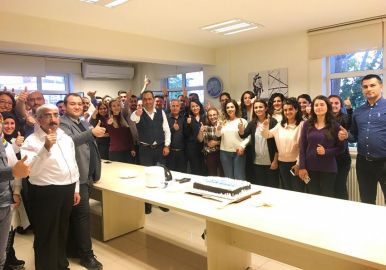 4 İlin çalışanları doyasıya eğlendi