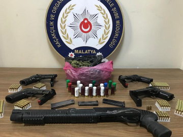 Silah tacirlerine baskın