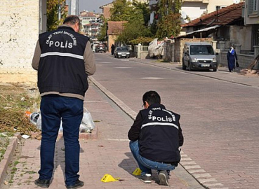 Gündüz gözüyle silahlı saldırıda 1 kişi yaralandı.
