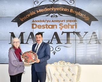 Jönler ve rollerle şekillendik
