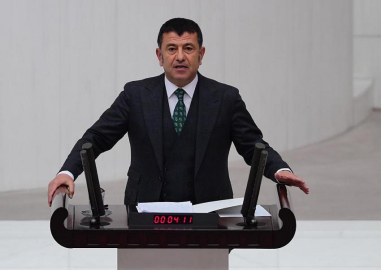 4 yıldır bir okulu yapamadılar