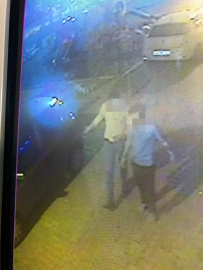 Telefonu çaldı, Polise direndi,, bekçiyi tehdit etti ve 
