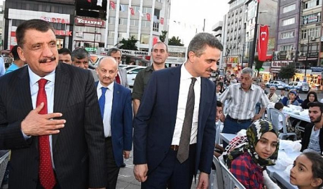 Zorunlu olmadıkça Lütfen 15 gün dışarı çıkmayın!