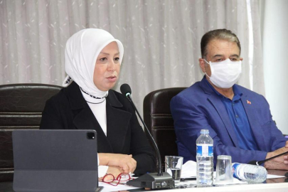 Esnaflar, Milletvekili Çalık’ı uzun süre alkışladı