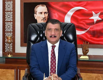 Emin adımlarla yürüyoruz