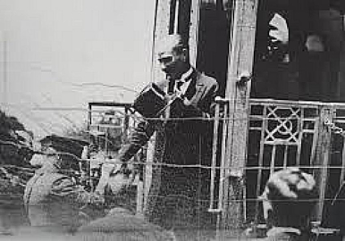 2 Sevinci bir arada yaşadı