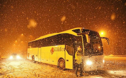 Kar yağışı, 200 yolcuya…