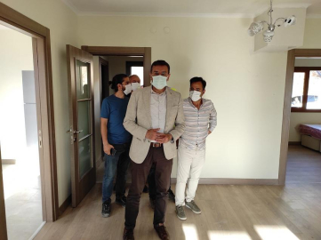 Tüfenkçi; “Siyasetçiler sokağa çıkamıyordu…”