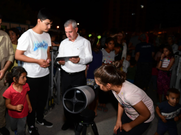 Yeşilyurt Kent Konseyinin ‘Teleskop İle Ay Gözlemleme’ Etkinliği Yoğun İlgi Gördü