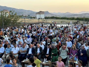 Kale'de Çilek Festivali Coşkusu  