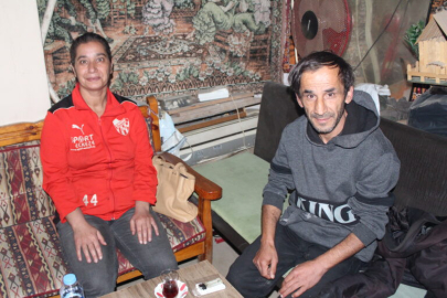 Çay Ocağında Kalan Aile:  'Sokakta Kalıyoruz' 