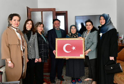 Vali Eşi Selda Yavuz Şehit Ailelerini Ziyaret Etti