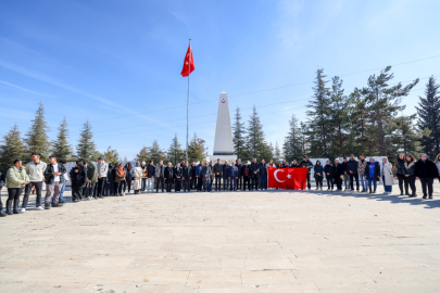 Üniversite Öğrencileri Şehitliği Ziyaret  Etti