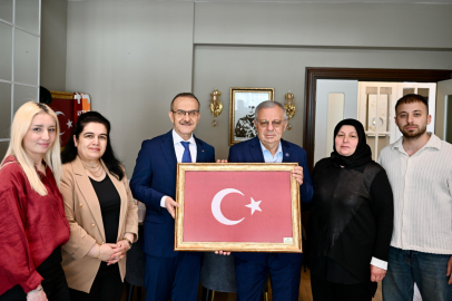  Vali Yavuz ve Eşi  Şehit Ailelerini Ziyaret Etti