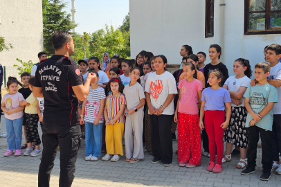 ÖĞRENCİLERE DEPREM VE YANGIN EĞİTİMİ VERİLDİ