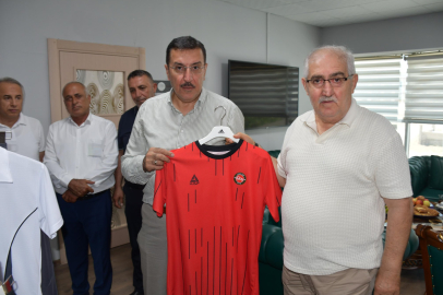 Kaptan Spor, Yurt Dışına Forma Satıyor