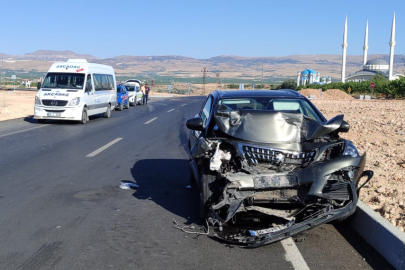 Malatya’da minibüs ile otomobil çarpıştı: 9 yaralı