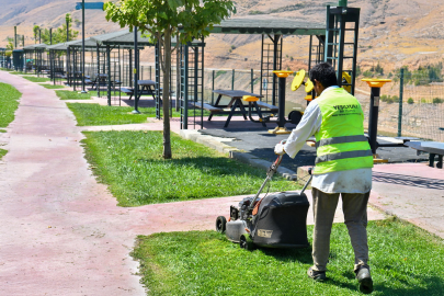 Yeşilyurt’ta Parklar Yenileniyor