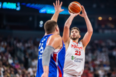 12 Dev Adam durdurulamıyor!