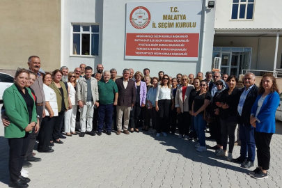 CHP Yeşilyurt Başkanı Hakkı Ayas Mazbatasını Aldı
