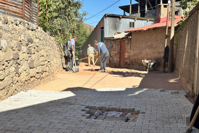 Arapgir'de Kilit Taşı Döşemesi devam ediyor