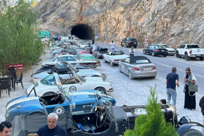 İşadamı Murat Ülker'in, büyüleyen klasik otomobil konvoyu