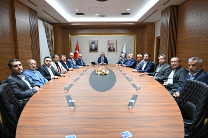 TSO Yönetimi Vali Seddar Yavuz ile bir araya geldi