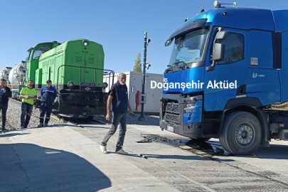 Malatya’da Tren, Tırla Çarpıştı