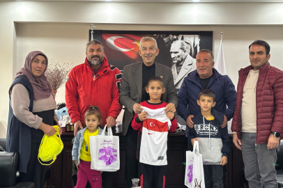 MİNİK GÜREŞÇİNİN BÜYÜK BAŞARISI