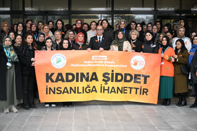 Geçit: Kadına Şiddet İnsanlığa İhanettir