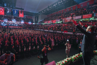 Özgür Özel rekor oyla yeniden başkan seçildi