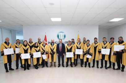 İnönü'de Akademisyenler Cübbelerini Giydi