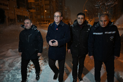 Yeşilyurt Belediye Başkanı Geçit Karla Mücadele Çalışmasına Katıldı