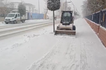 Yoğun Kar Yağışı Malatya'da Yolları Kapadı