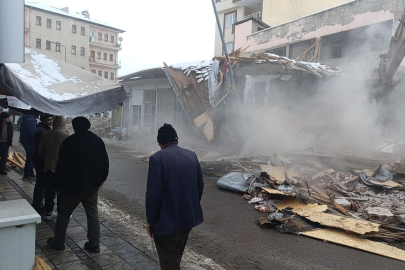 Hekimhan Çarşısı Yıkılarak Yenileniyor