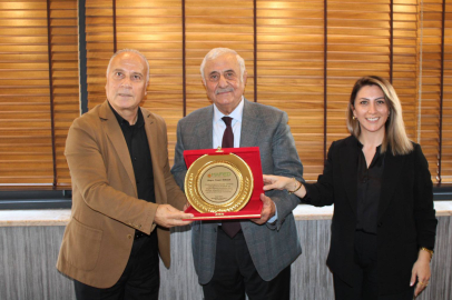 İş Adamı Yaşar Öncan'a Teşekkür Plaketi Verildi