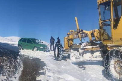 Büyükşehir Ekipleri Yolda Kalan Araçları Kurtardı