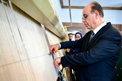 Yeşilyurt'ta İlmek İlmek Halı Dokunuyor